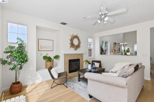 253 Balsam St, Pittsburg, CA 94565