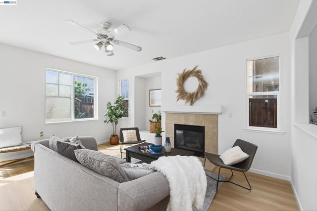 253 Balsam St, Pittsburg, CA 94565