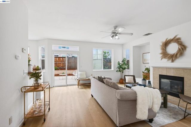 253 Balsam St, Pittsburg, CA 94565