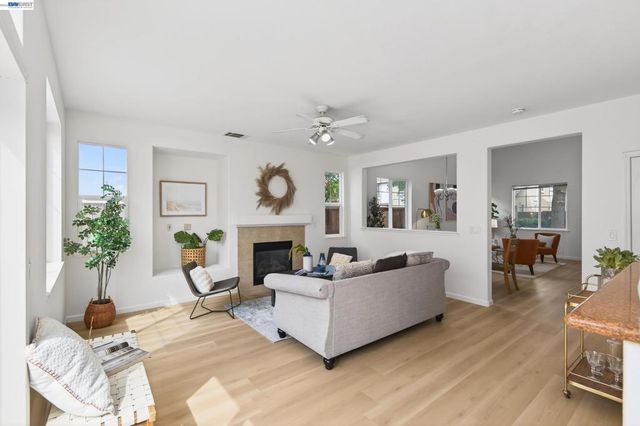 253 Balsam St, Pittsburg, CA 94565