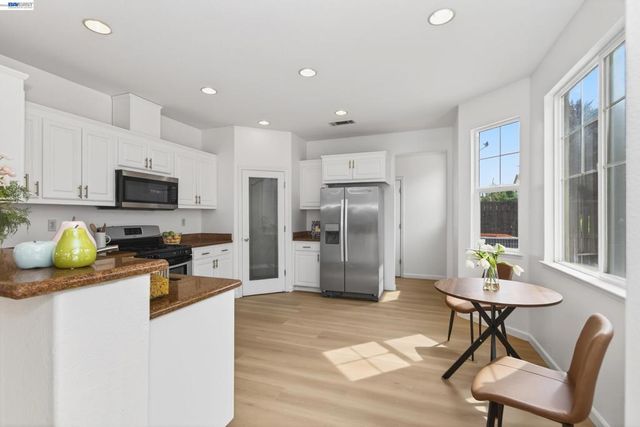 253 Balsam St, Pittsburg, CA 94565