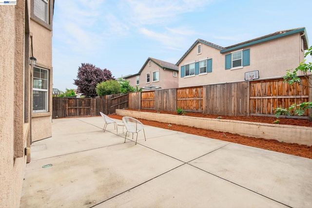 253 Balsam St, Pittsburg, CA 94565