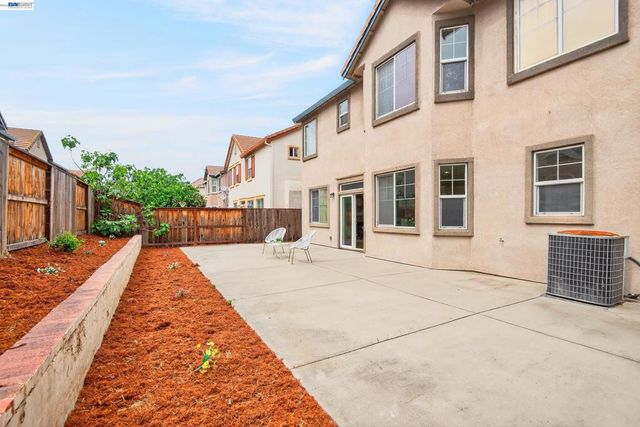 253 Balsam St, Pittsburg, CA 94565