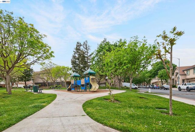 253 Balsam St, Pittsburg, CA 94565