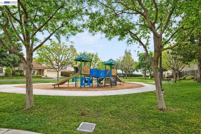 253 Balsam St, Pittsburg, CA 94565