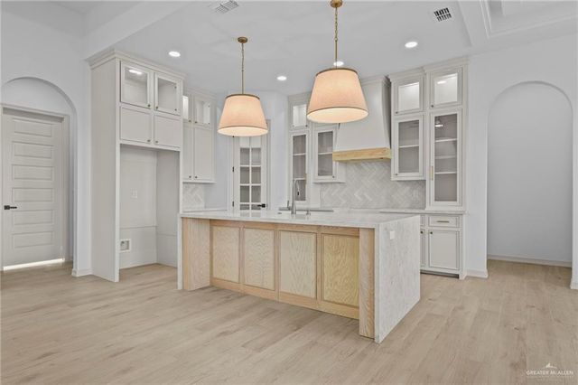 8050 N 48th Lane, Mcallen, TX 78504