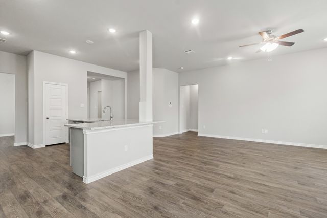 6909 Cattle Car Way, Fort Worth, TX 76036