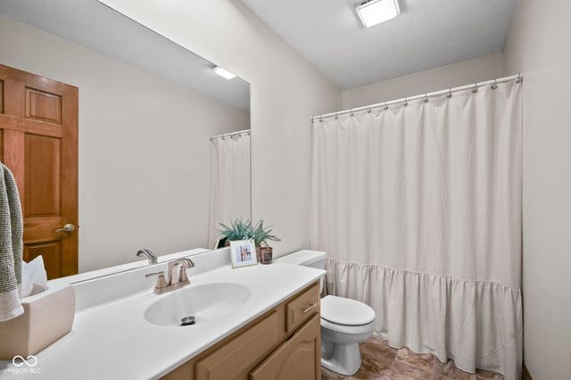 1895 Longest Drive, Franklin, IN 46131