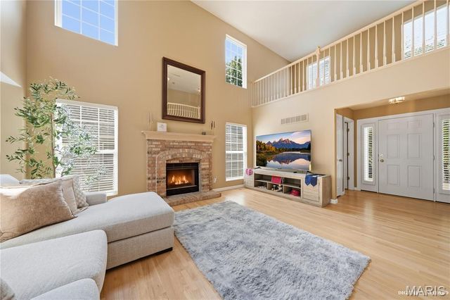 630 Cascade Lake Drive, Ballwin, MO 63021
