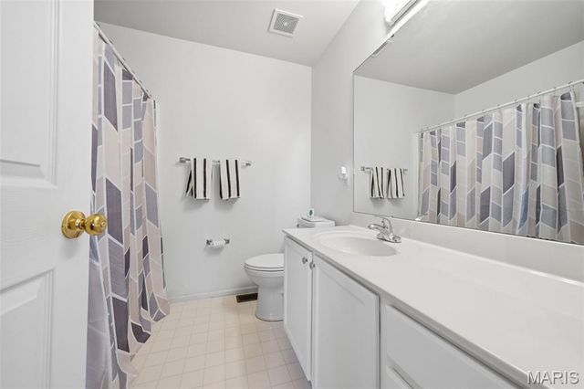 630 Cascade Lake Drive, Ballwin, MO 63021