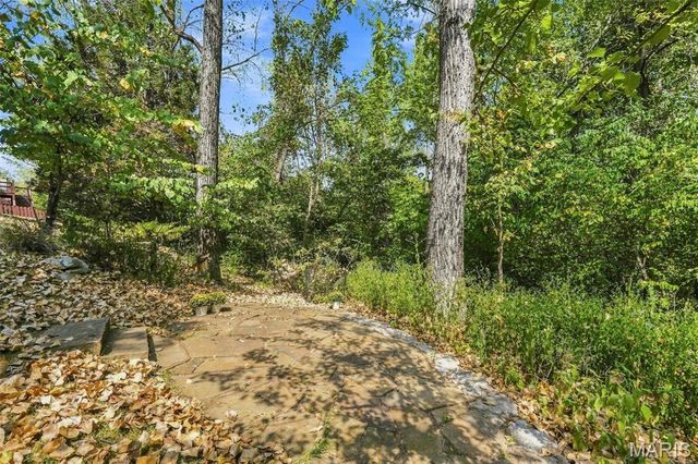 630 Cascade Lake Drive, Ballwin, MO 63021