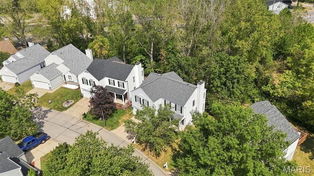 630 Cascade Lake Drive, Ballwin, MO 63021