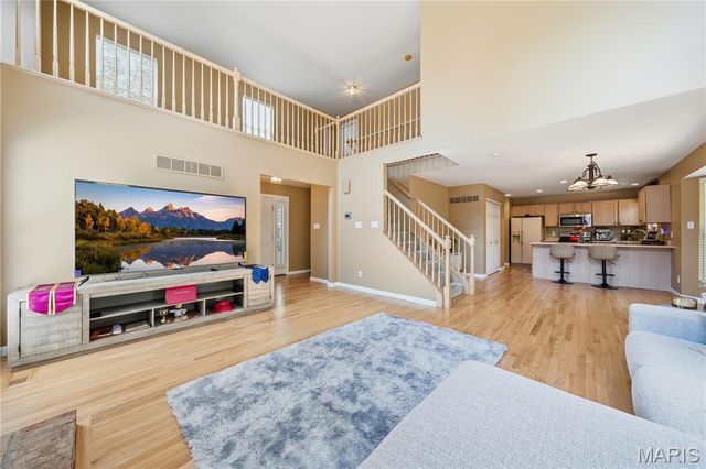 630 Cascade Lake Drive, Ballwin, MO 63021
