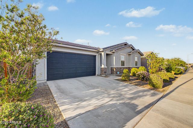 8812 W AGORA Lane, Tolleson, AZ 85353