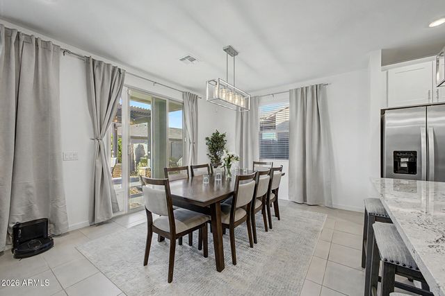 8812 W AGORA Lane, Tolleson, AZ 85353