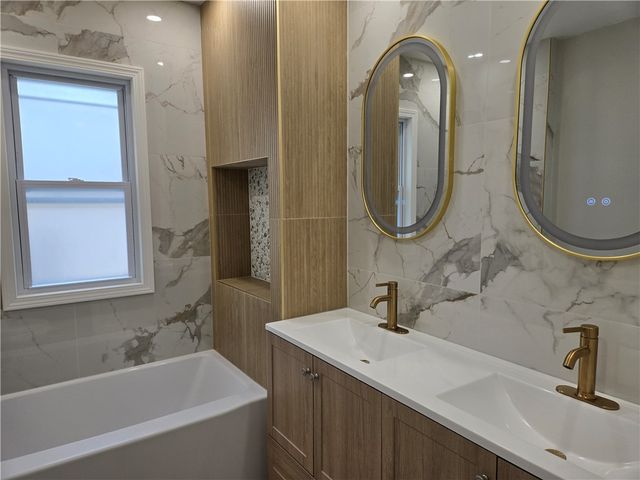 110 Arch Street, Rochester, NY 14609