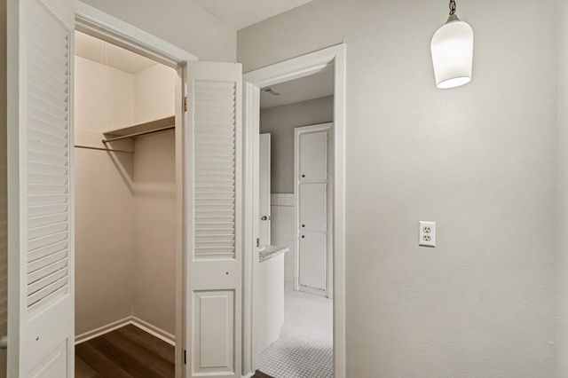 709 W Pleasantview Drive, Hurst, TX 76054