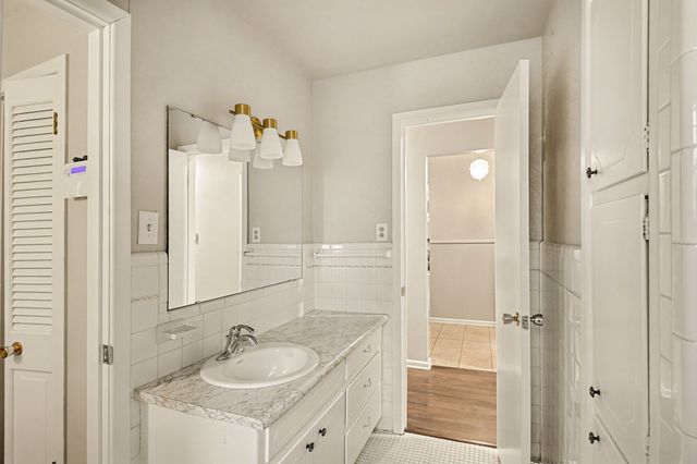 709 W Pleasantview Drive, Hurst, TX 76054