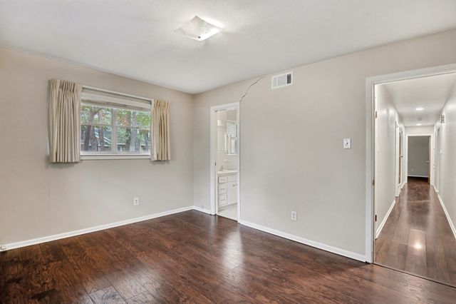 709 W Pleasantview Drive, Hurst, TX 76054