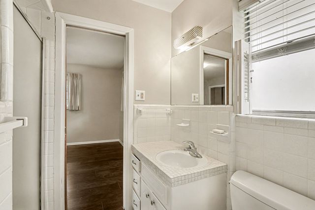 709 W Pleasantview Drive, Hurst, TX 76054