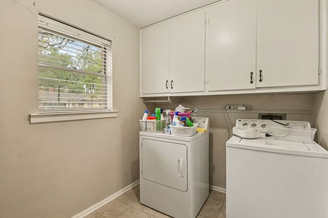 709 W Pleasantview Drive, Hurst, TX 76054