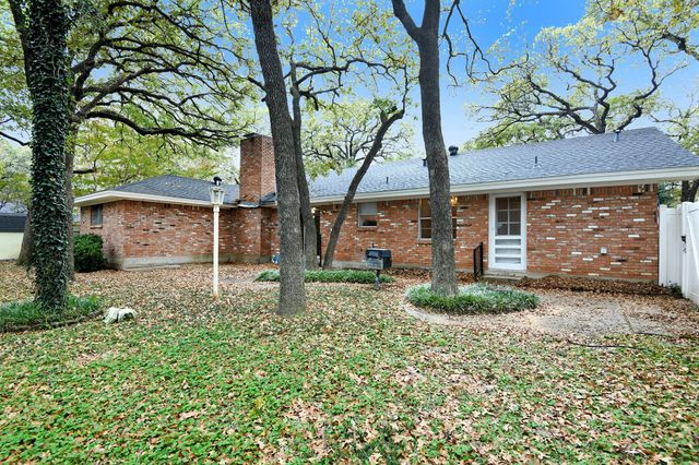 709 W Pleasantview Drive, Hurst, TX 76054
