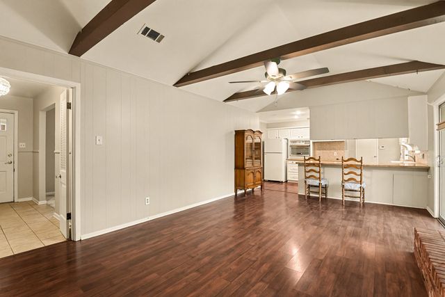 709 W Pleasantview Drive, Hurst, TX 76054