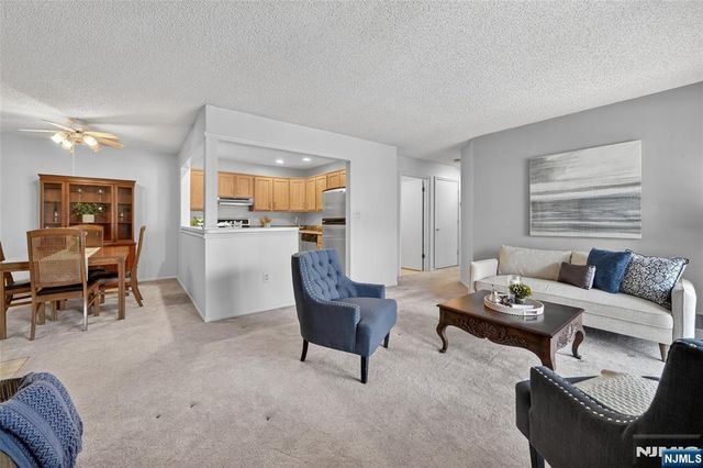 560 Holly Court, Mahwah, NJ 07430