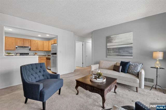 560 Holly Court, Mahwah, NJ 07430