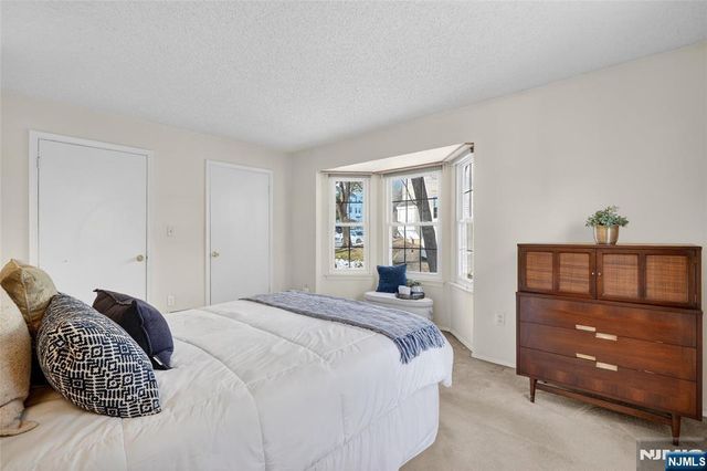 560 Holly Court, Mahwah, NJ 07430