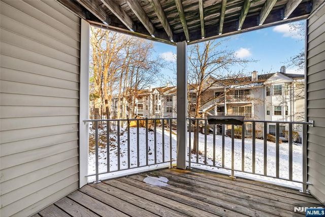 560 Holly Court, Mahwah, NJ 07430