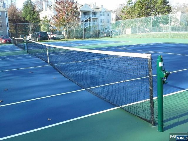 560 Holly Court, Mahwah, NJ 07430