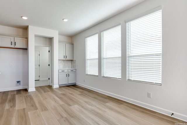 105 Heidi Hill, Castroville, TX 78009