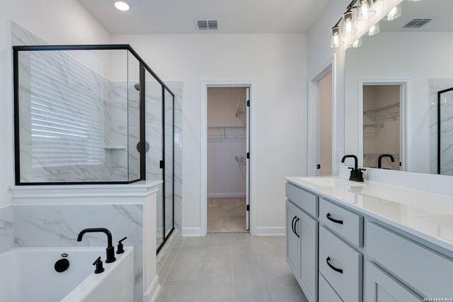 105 Heidi Hill, Castroville, TX 78009