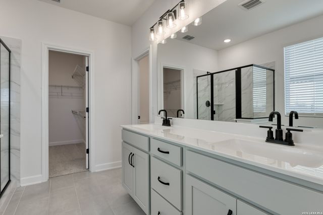 105 Heidi Hill, Castroville, TX 78009