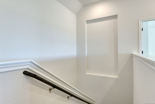 105 Heidi Hill, Castroville, TX 78009