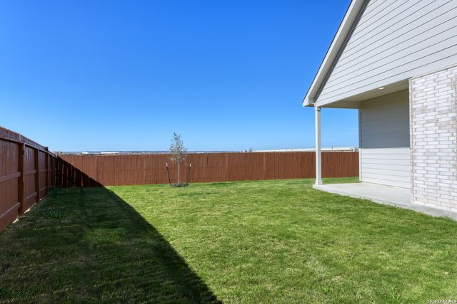 105 Heidi Hill, Castroville, TX 78009