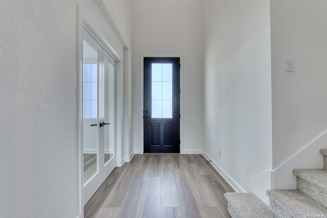 105 Heidi Hill, Castroville, TX 78009