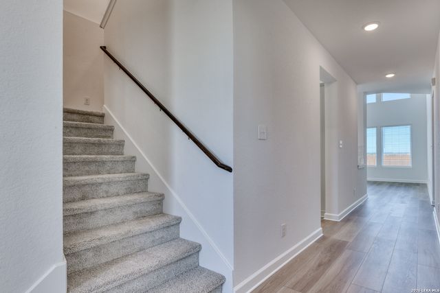 105 Heidi Hill, Castroville, TX 78009