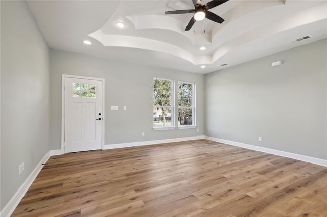 109 Creekside DR, Bastrop, TX 78602