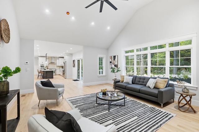 4 Juniper, Burlington, MA 01803