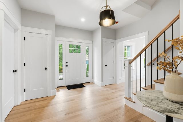 4 Juniper, Burlington, MA 01803