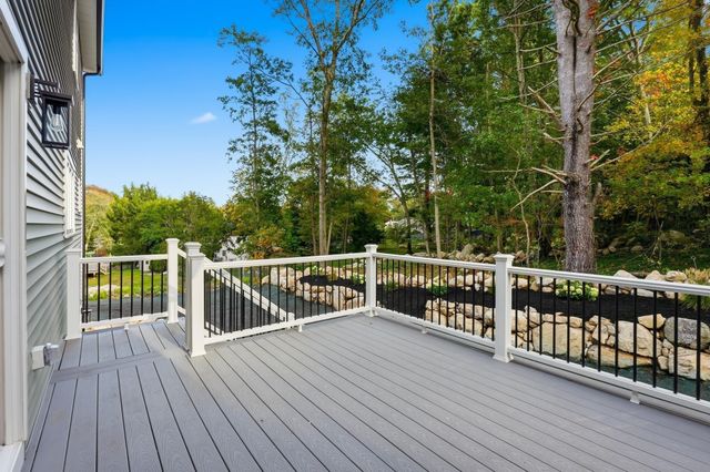 4 Juniper, Burlington, MA 01803