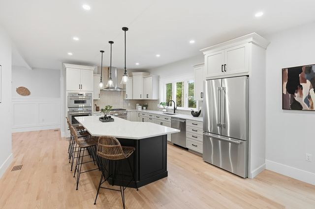 4 Juniper, Burlington, MA 01803