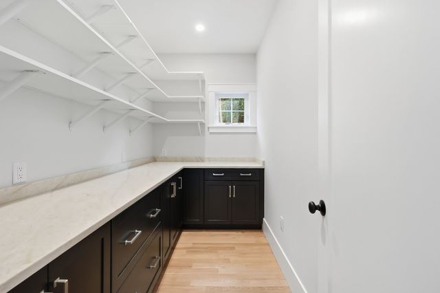 4 Juniper, Burlington, MA 01803