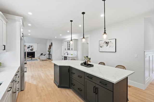 4 Juniper, Burlington, MA 01803