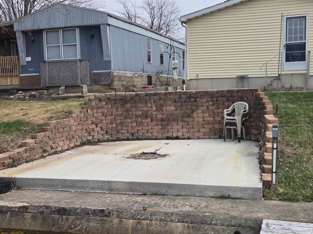 11 Ems B6a Lane, Leesburg, IN 46538