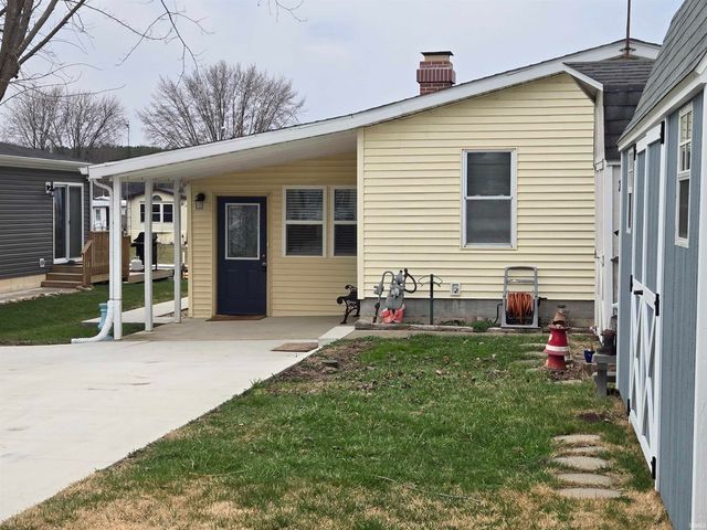 11 Ems B6a Lane, Leesburg, IN 46538