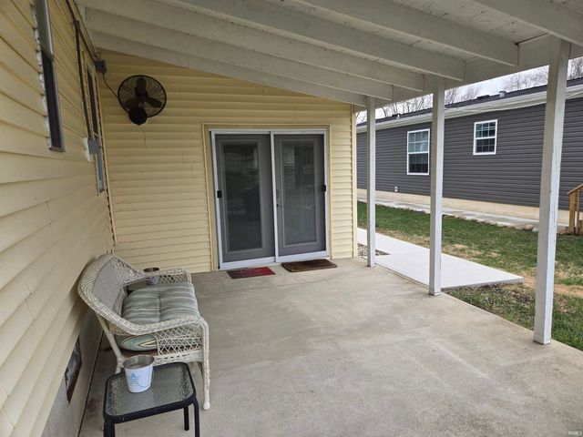 11 Ems B6a Lane, Leesburg, IN 46538