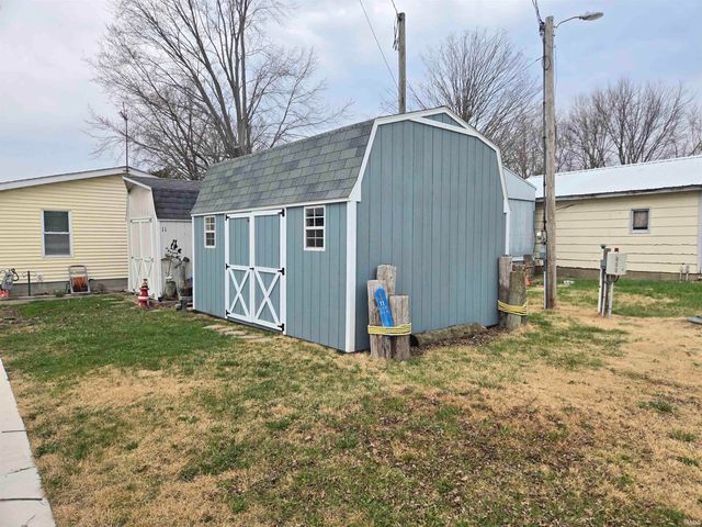 11 Ems B6a Lane, Leesburg, IN 46538